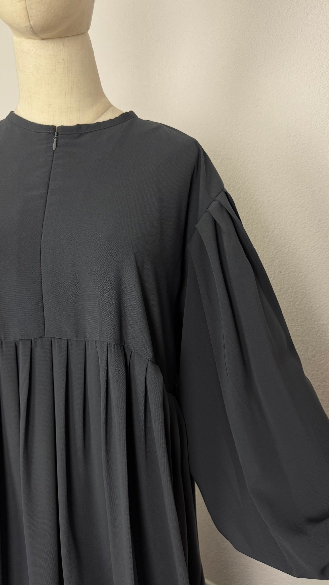 Abaya Russia WoolPeach - Anthracite Grey - Gamila Muslimah