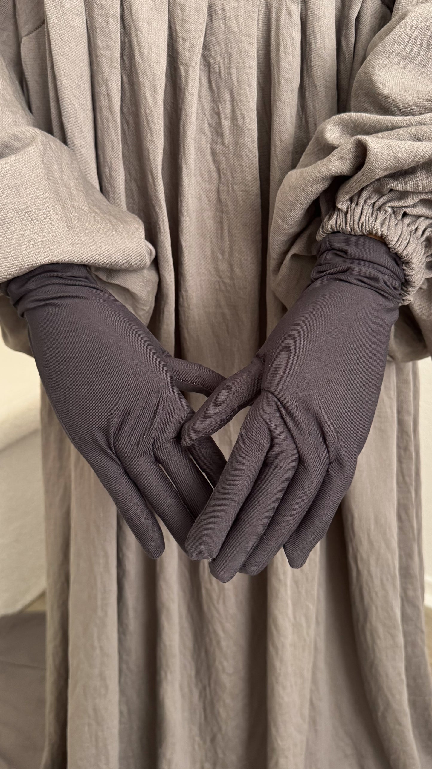 Touchscreen Gloves - Dark Grey - Gamila Muslimah