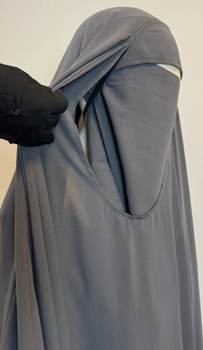 Muslimah Overhead Cape with clips Anthracite Grey + Niqab Nafaq