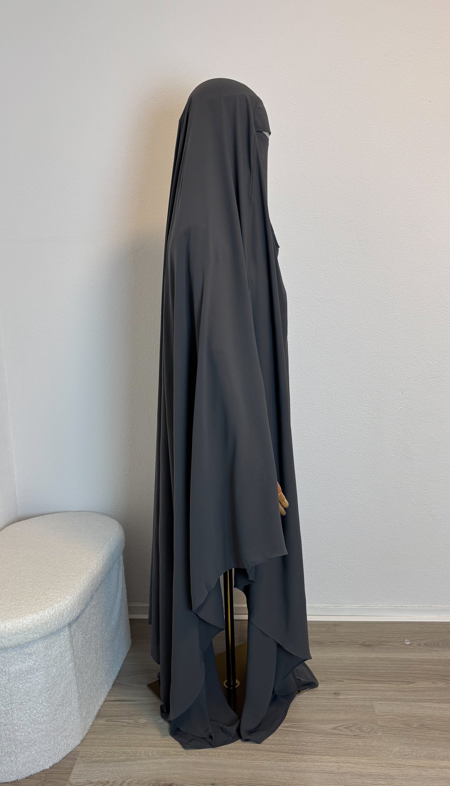 Muslimah Overhead Cape with clips Anthracite Grey + Niqab Nafaq
