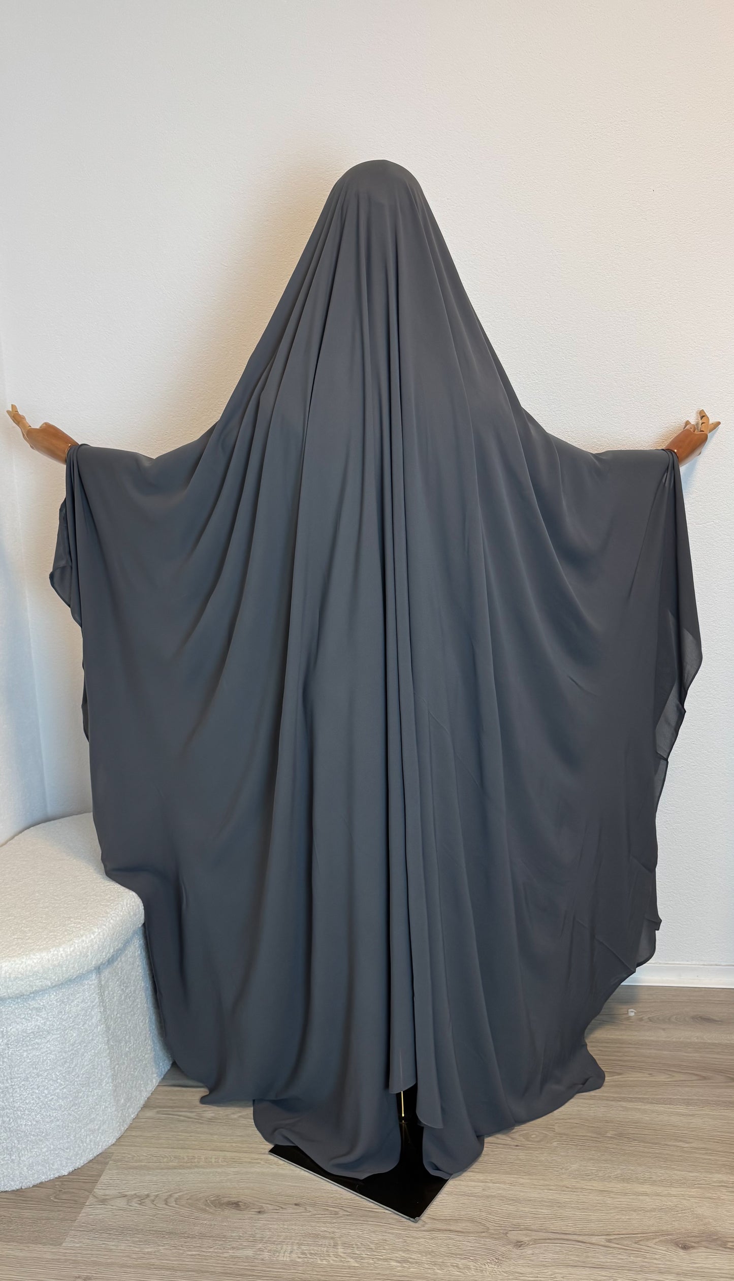 Muslimah Overhead Cape with clips Anthracite Grey + Niqab Nafaq
