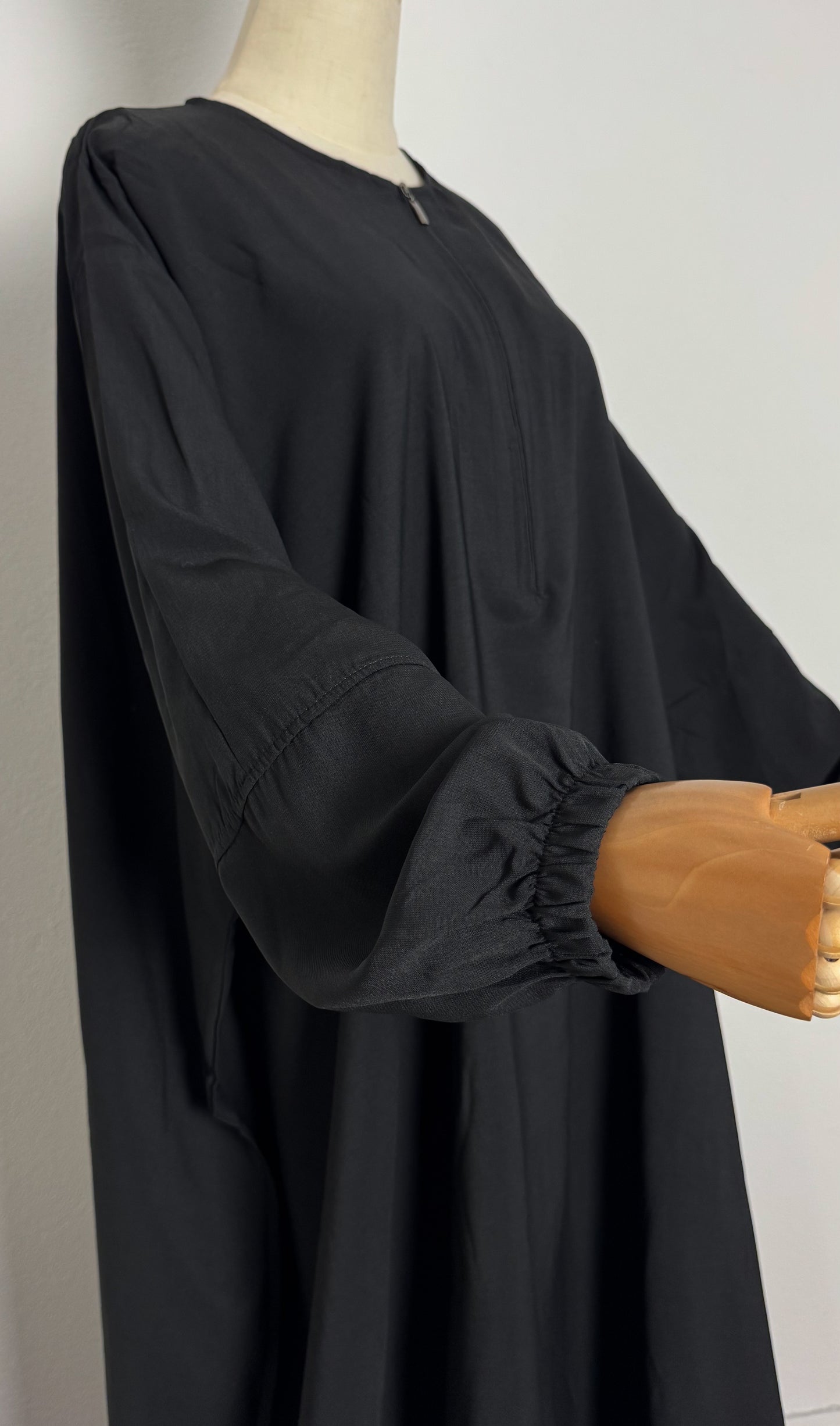 Abaya Papillon WITH ZIPPER - Black (Breastfeeding friendly) - Gamila Muslimah