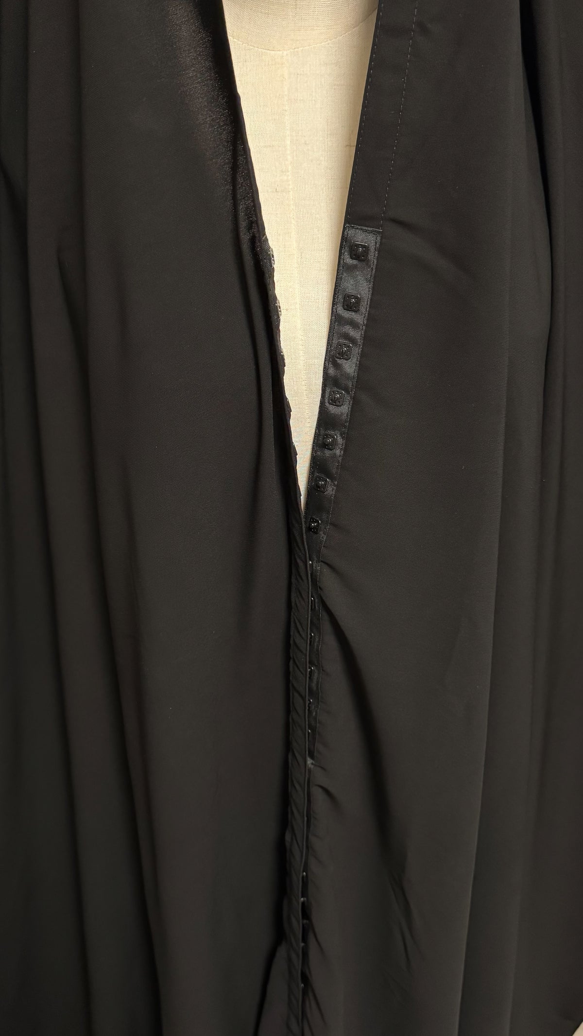 Saudi Overhead Cape with clips - full body