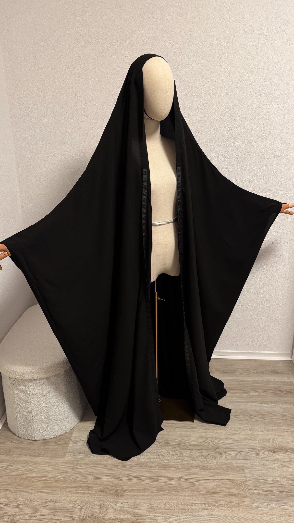 Saudi Overhead Cape with clips - full body
